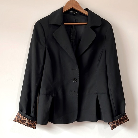 Express Jackets & Blazers - Express Design Studio Vintage Black Padded Blazer w/ Cheetah Lining - Size 10